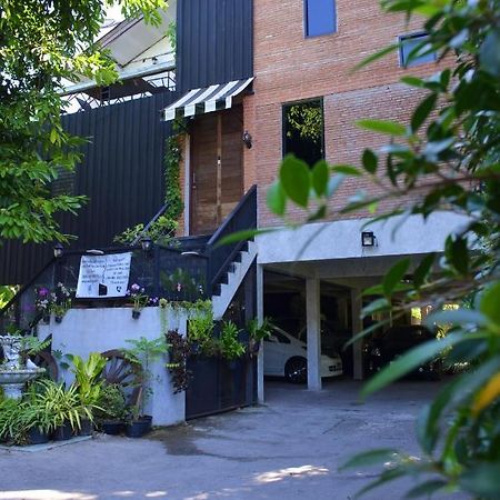 Dawnthaya Ayutthaya House บ้านดอนธยๅ อยุธยา Kültér fotó